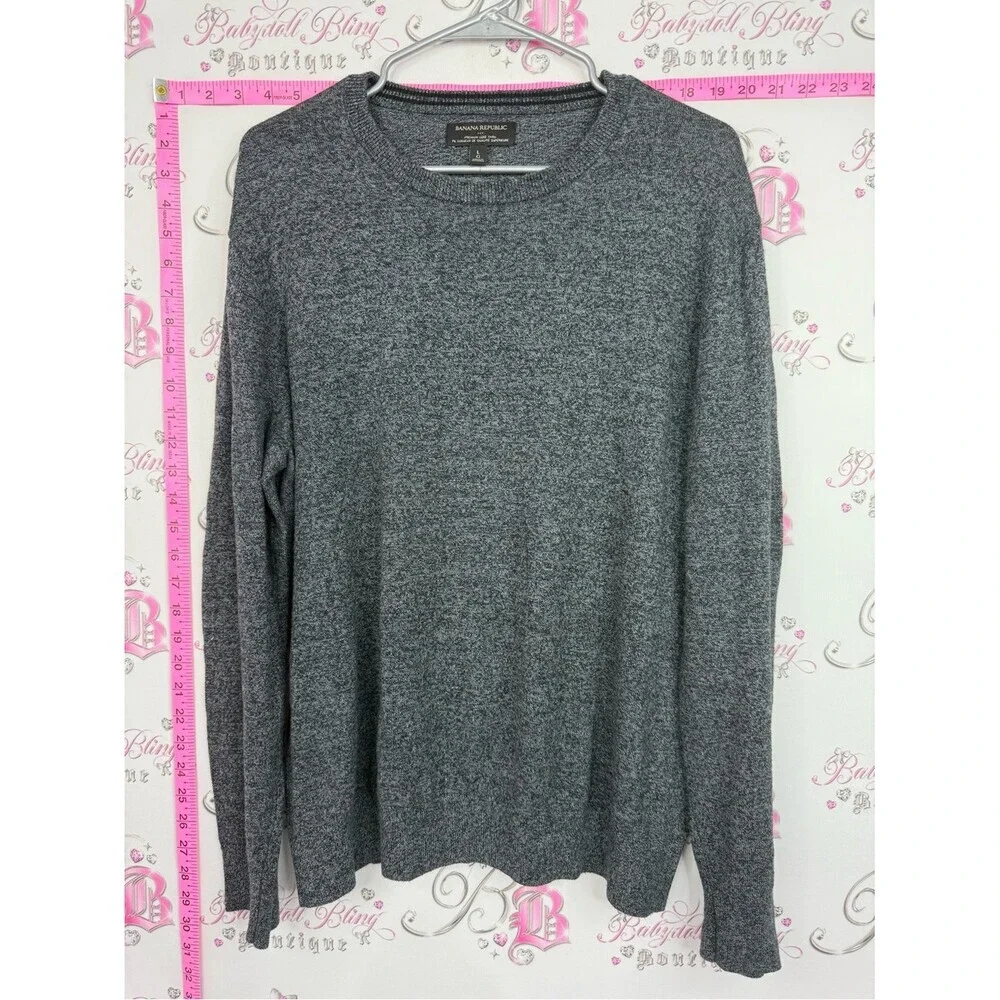 Banana Republic Men’s Heather Gray Crewneck Sweater premium luxe yarn